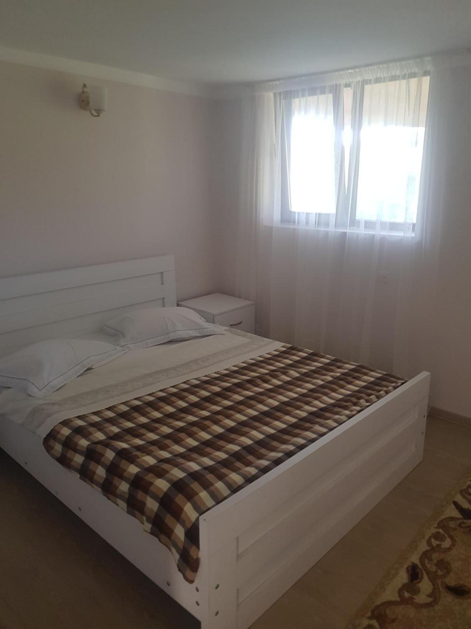 Hotel Shaumiani Kutaisi Ngoại thất bức ảnh